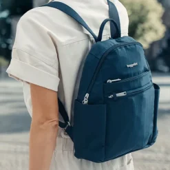 Securtex&reg; Anti-Theft Vacation Backpack