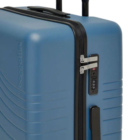 Set Wave 26” 4 Wheel Hardside Luggage