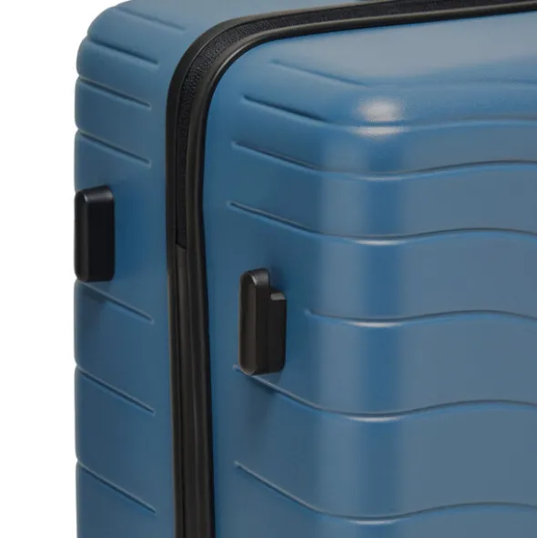 Set Wave 26” 4 Wheel Hardside Luggage