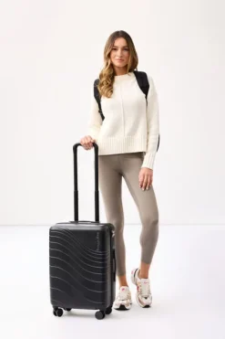 Set Wave 22” 4 Wheel Hardside Carry-On